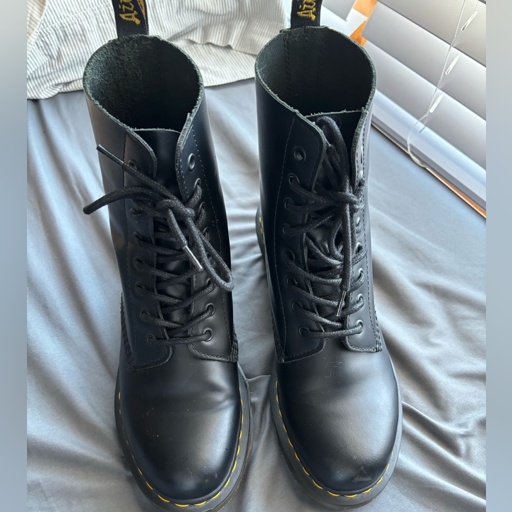 SHRIVER HI WOMEN'S WYOMING LEATHER HEELED BOOTS